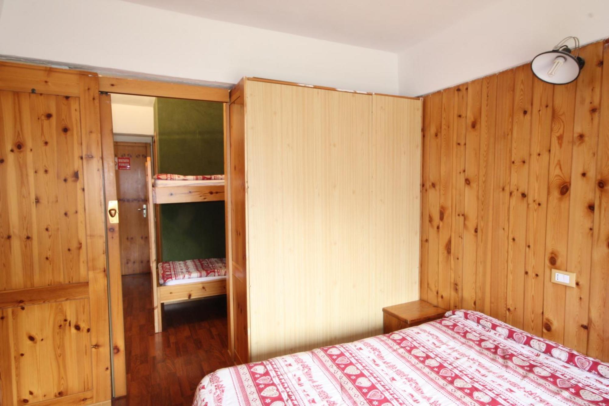 Marilleva 1400 Appartamenti Montana Room photo
