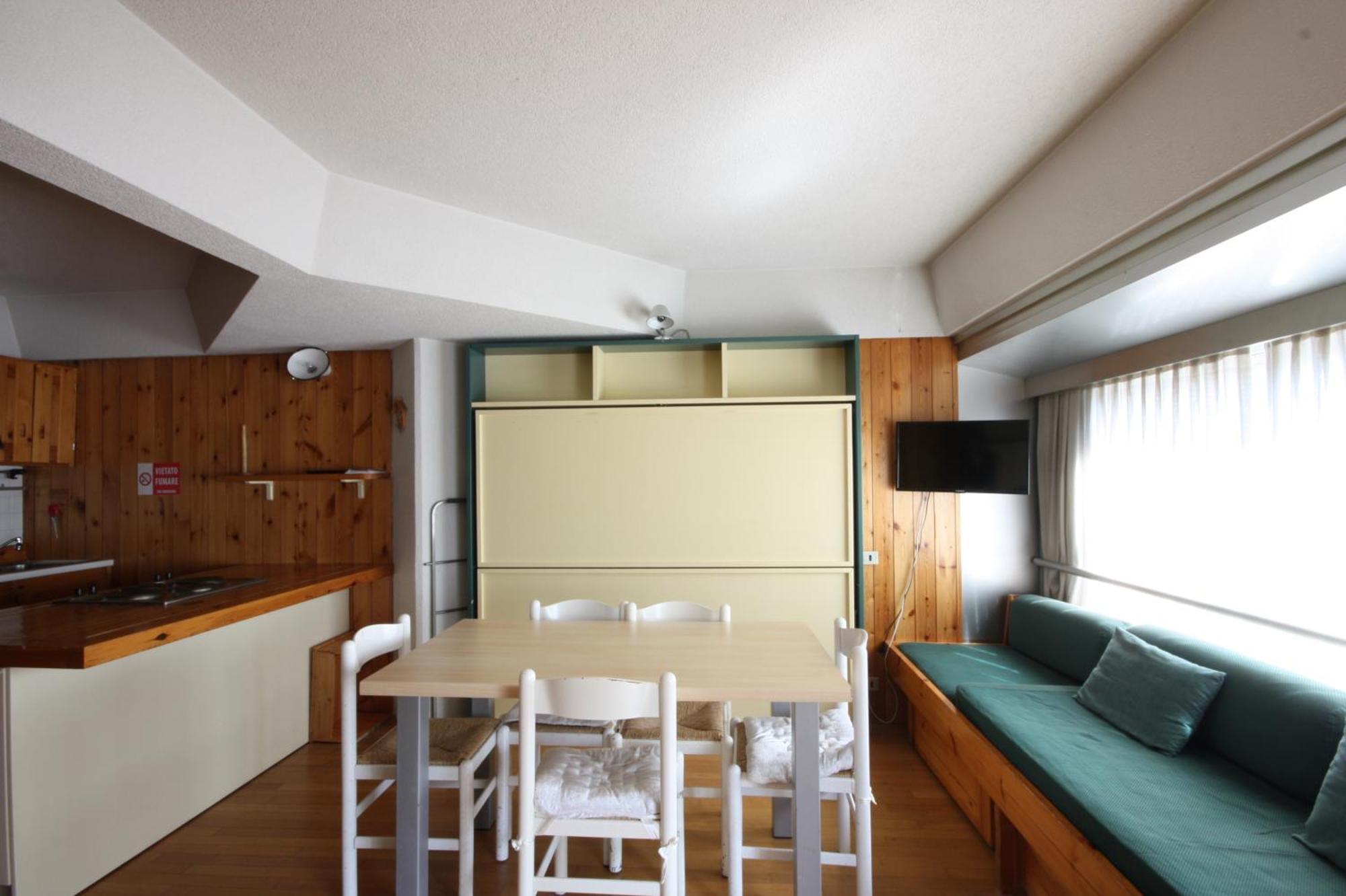Marilleva 1400 Appartamenti Montana Room photo